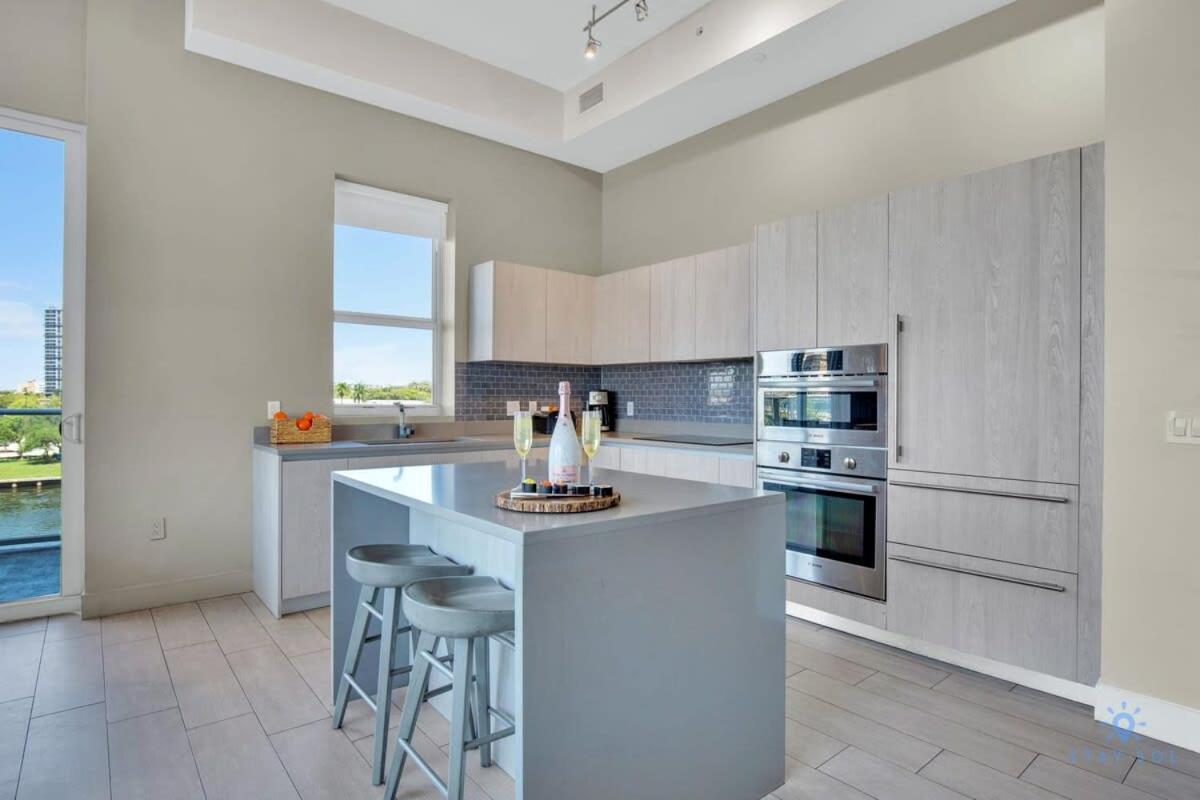 Luxury Amenities, Infinity Pool, Gym, Hot Tub Apartment Hollywood Exterior photo